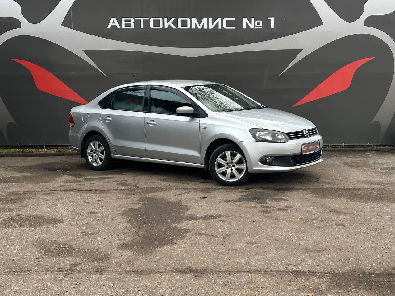 Volkswagen Polo Sedan I