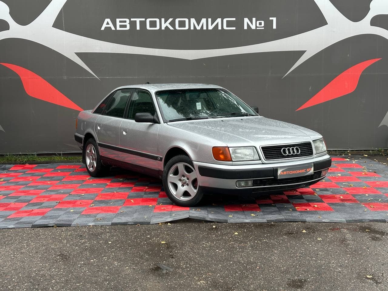 Audi 100
